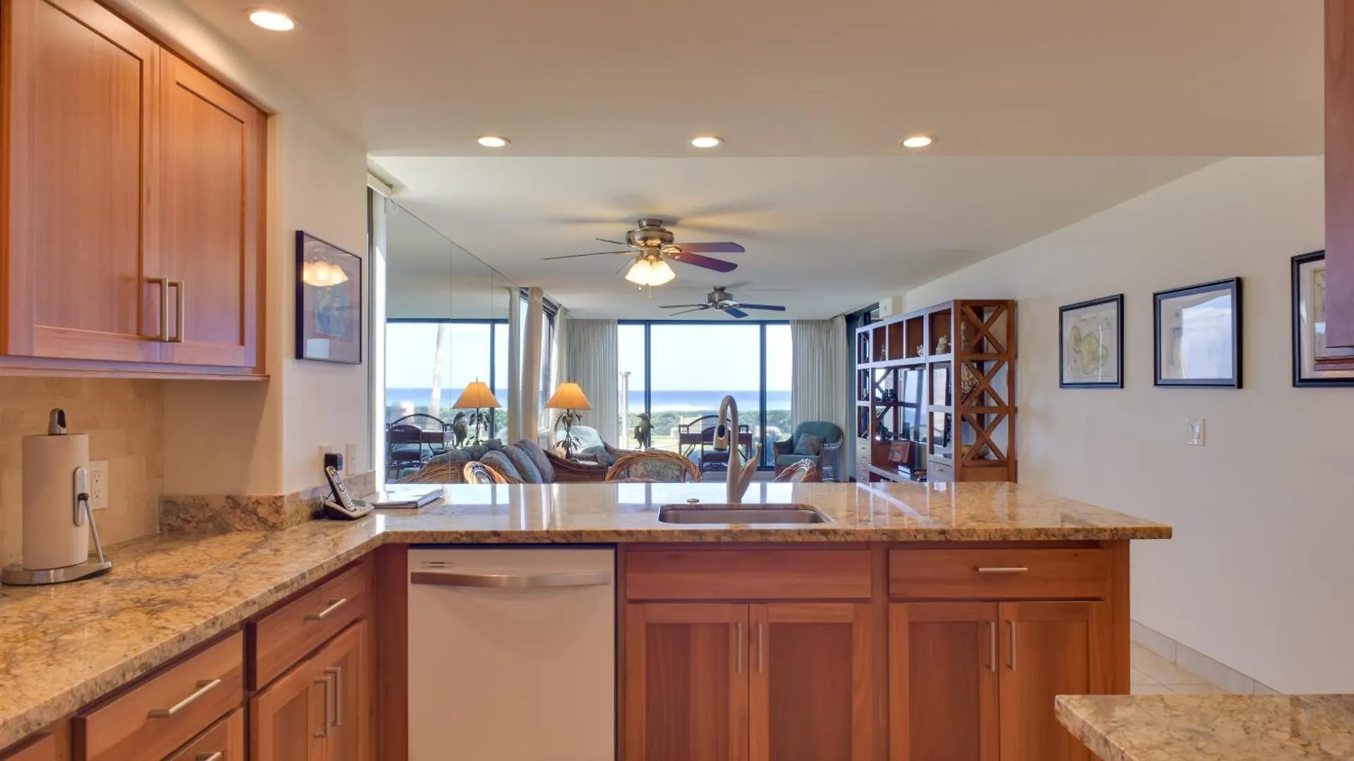 Lahaina Condo With Patio, Ocean Views And Pool Access! Kahana